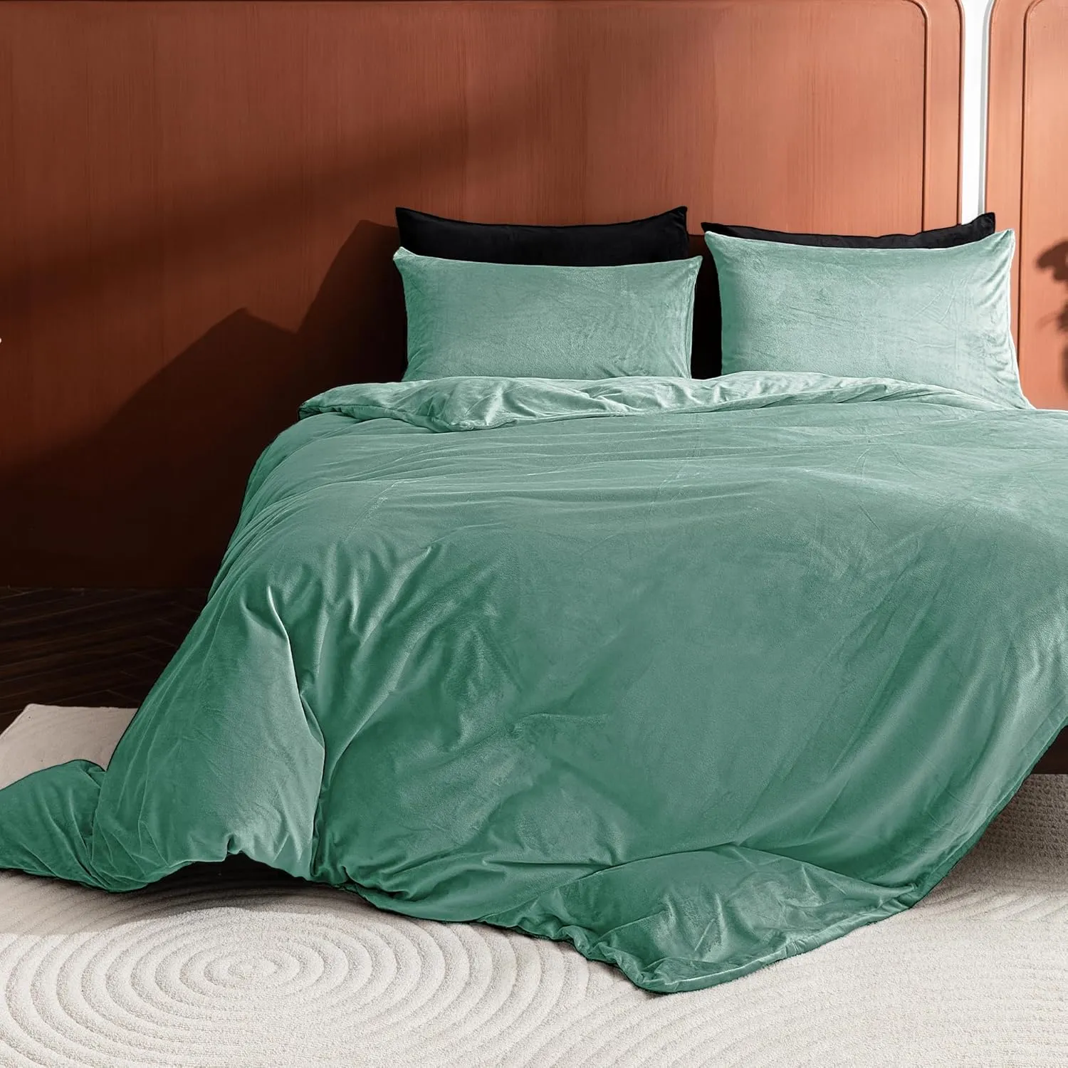 2 Pack Zippered Velvet King Pillowcases, Super Soft and Cozy Luxury Fuzzy Flannel Pillow Cases with Zipper, 20x36 Inches, Green