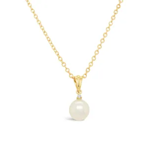 9ct Yellow Gold Pendant featuring a South Sea Pearl and Diamond