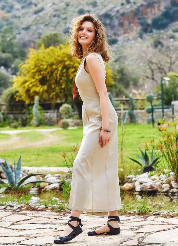 BACK DETAIL CREAM DRESS