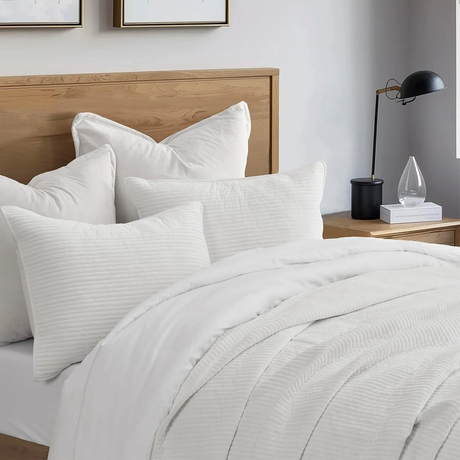 EVERGRACE Velvet Quilt Set Queen Size, Luxurious Soft Quilted Bedding Sets, Lightweight Velvet Comforter for All Season, Striped Channel Bedspread Coverlet with 2 Shams, Bright White