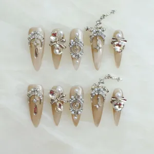 [GLORS] Luxury Press-On Nails, Nude False Nails with Rhinestones and Pearl Chain in Long Stiletto, 10 Pieces (S, LS)