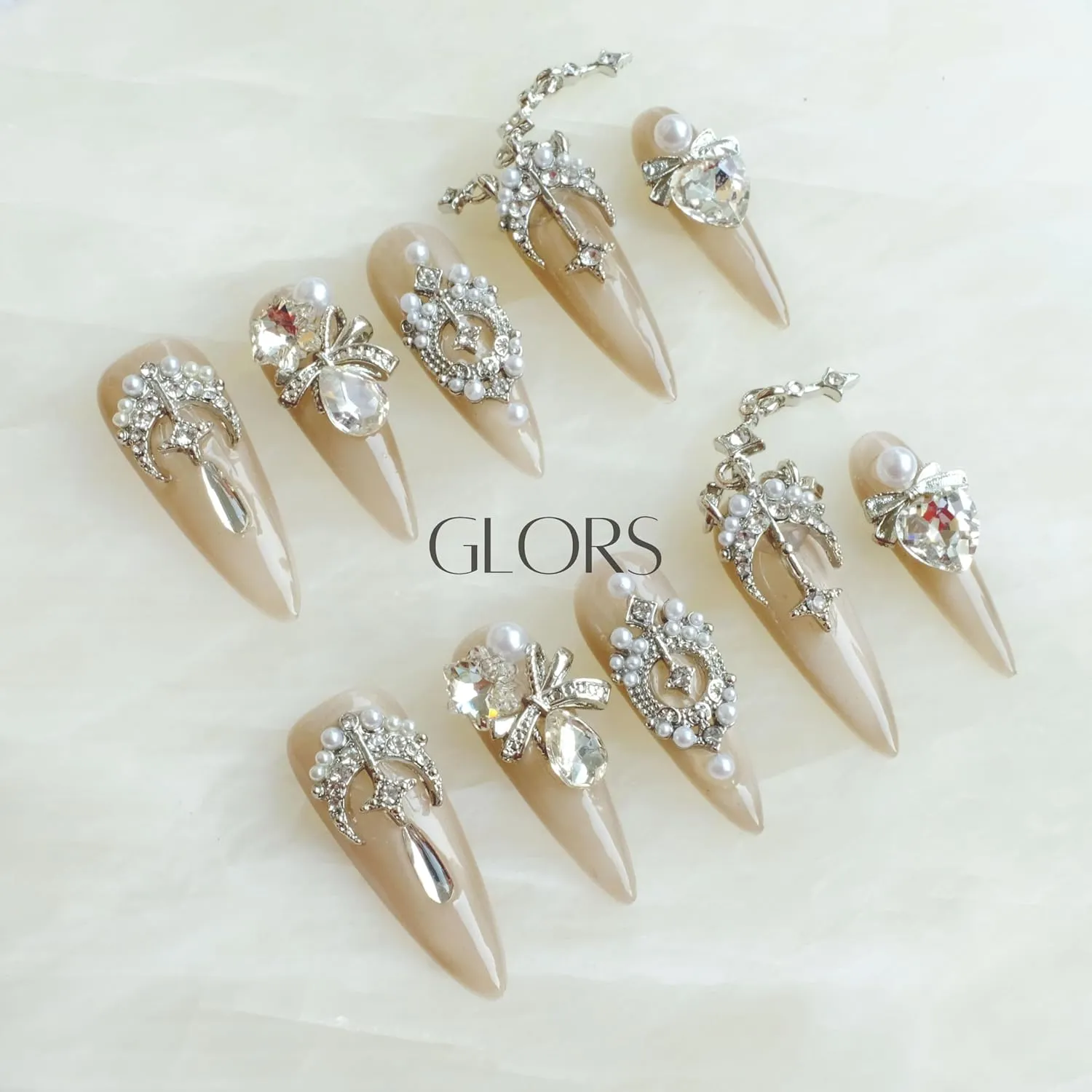 [GLORS] Luxury Press-On Nails, Nude False Nails with Rhinestones and Pearl Chain in Long Stiletto, 10 Pieces (S, LS)