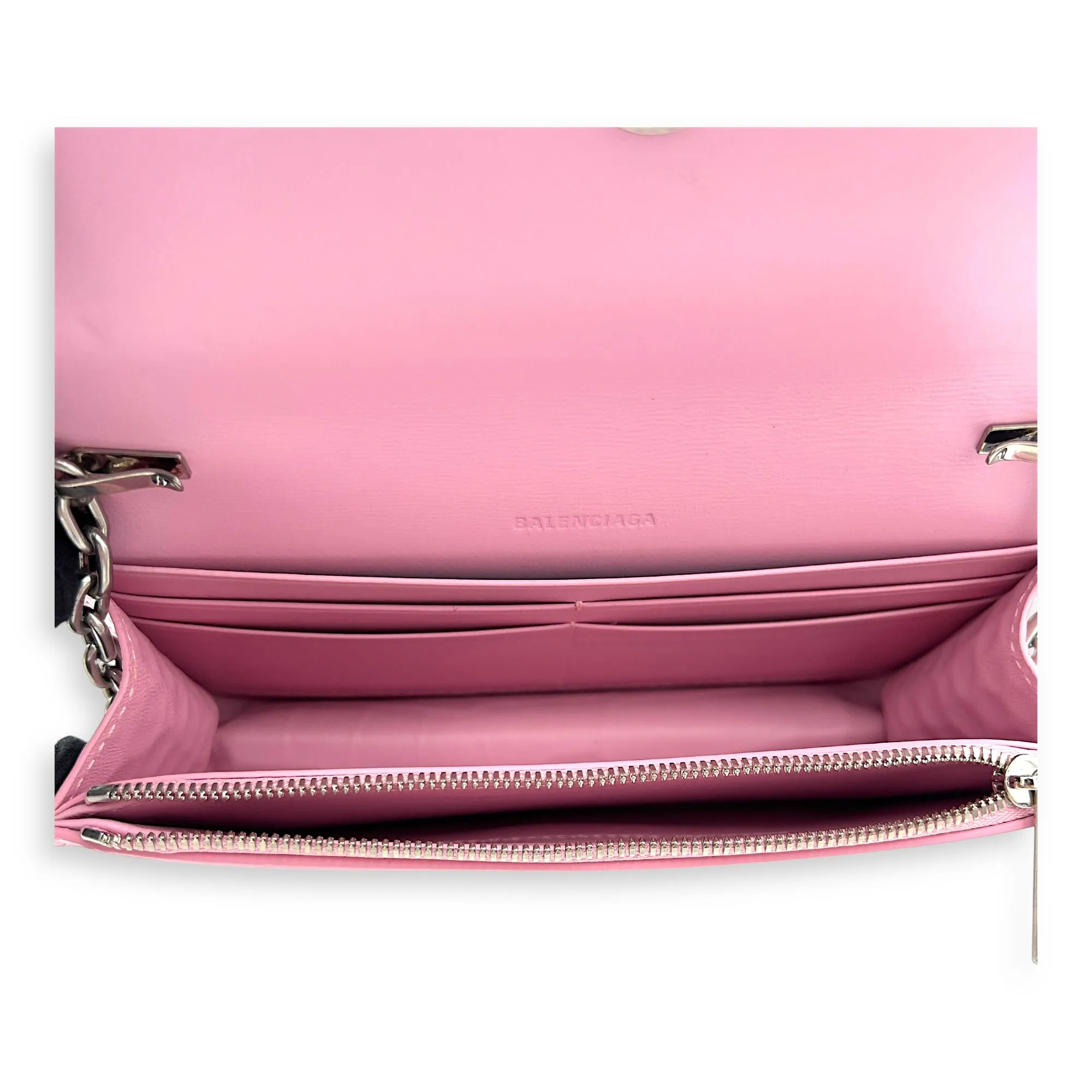 Gossip Pink Wallet On Chain in Crocodile Embossed Calfskin, Silver hardware