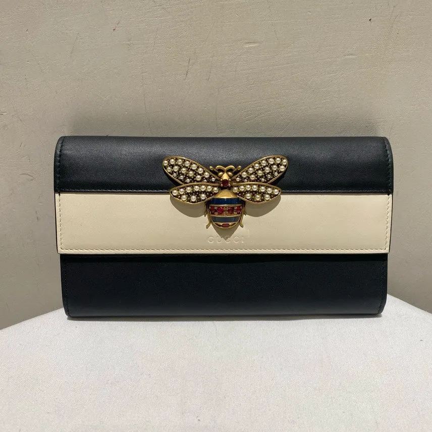 Gucci Queen Margaret Black and White Wallet with Chain - Preloved