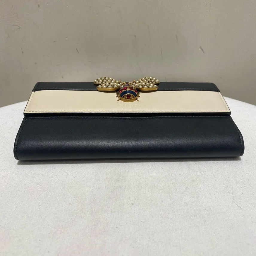 Gucci Queen Margaret Black and White Wallet with Chain - Preloved