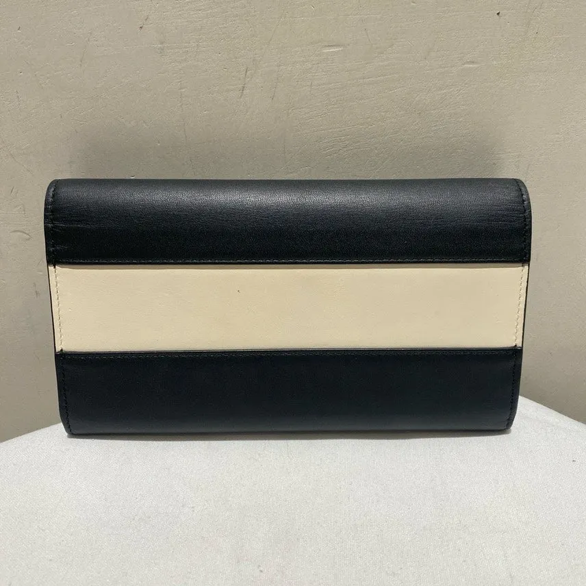 Gucci Queen Margaret Black and White Wallet with Chain - Preloved