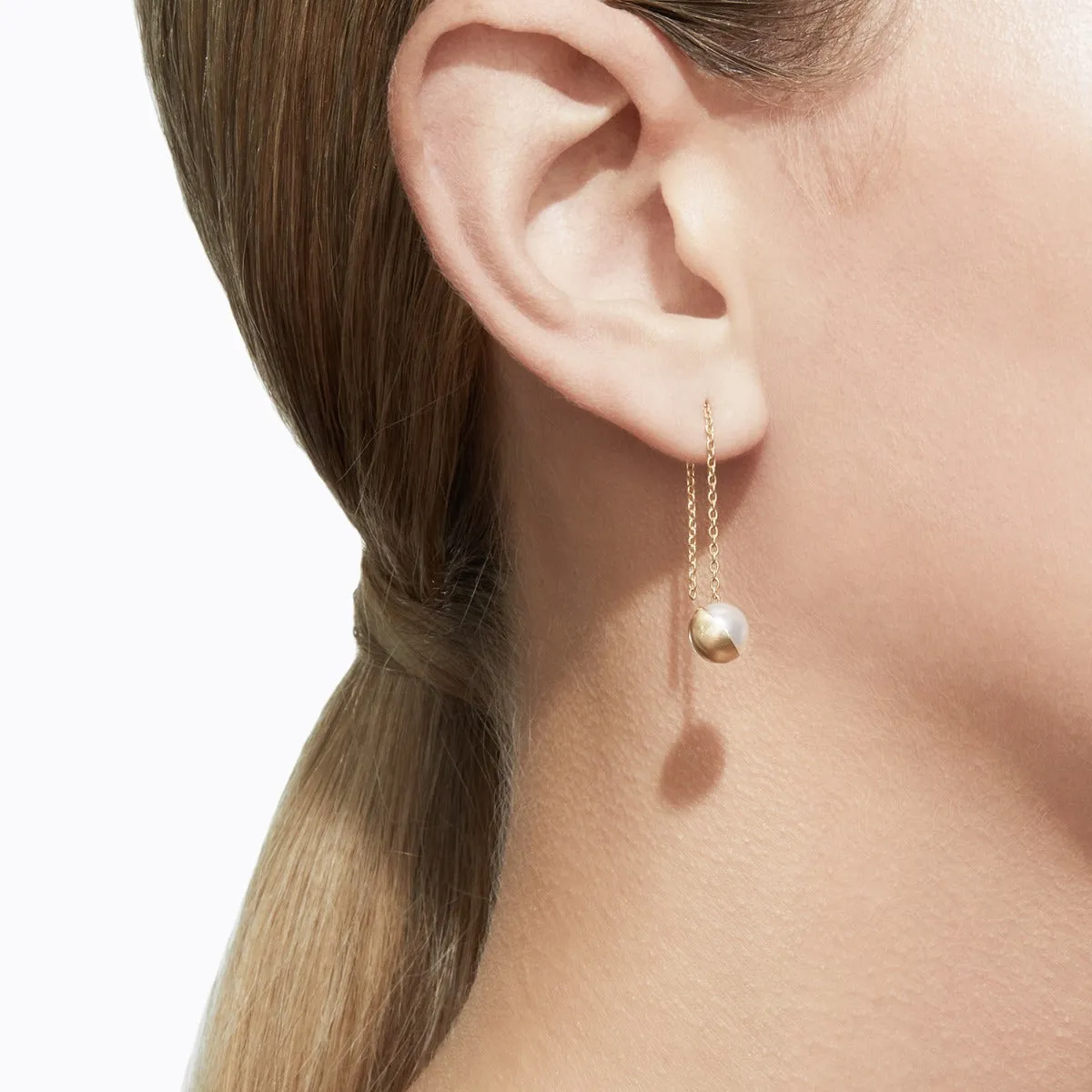 Half Pearl Chain Earring 135°