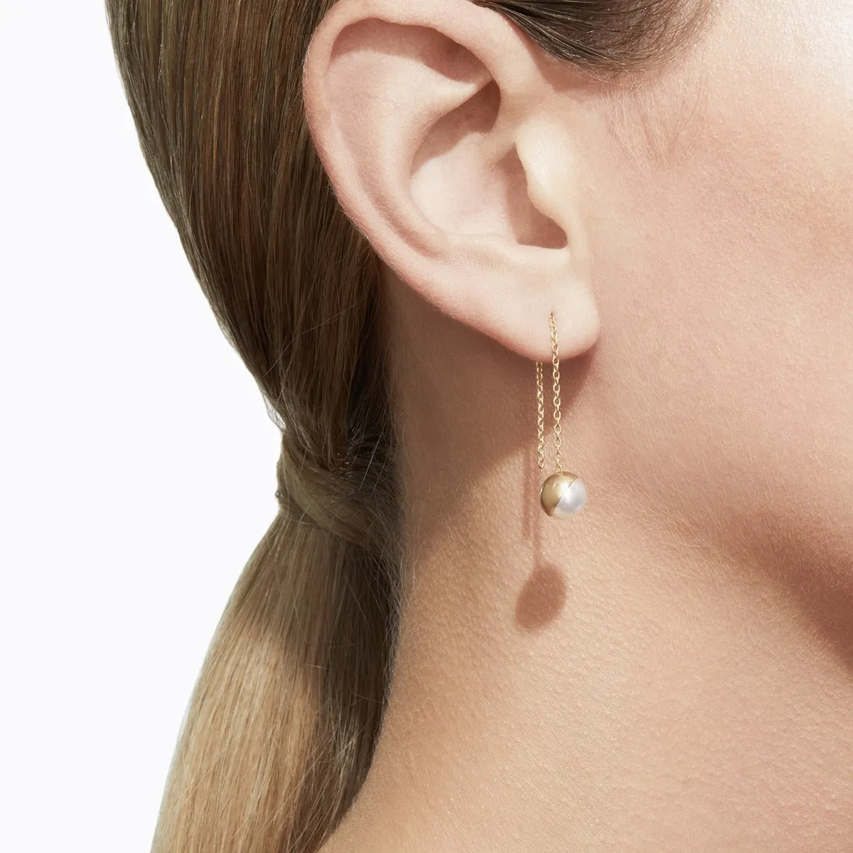 Half Pearl Chain Earring 45°