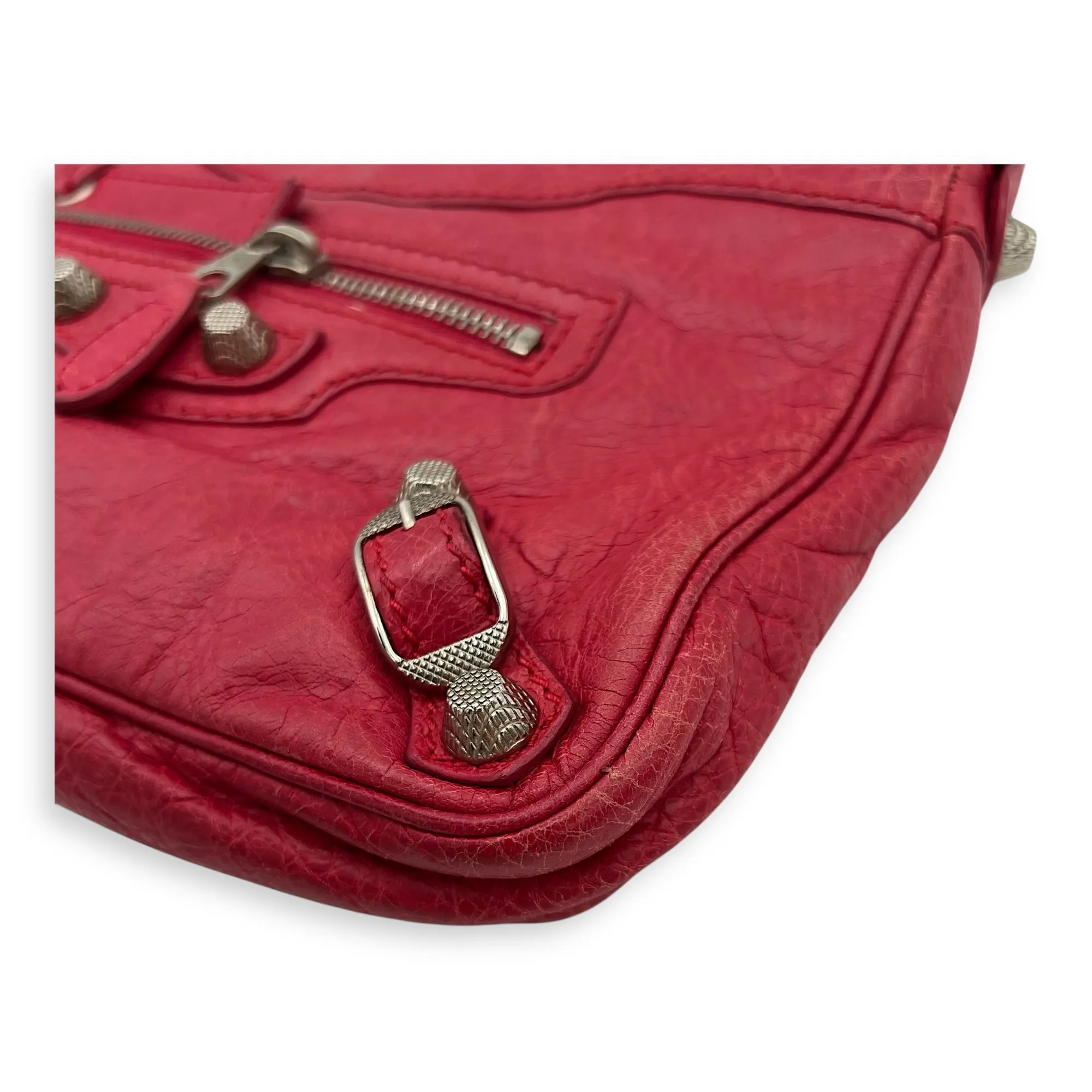 Hip Red Shoulder Bag in Distressed Leather, Silver hardware