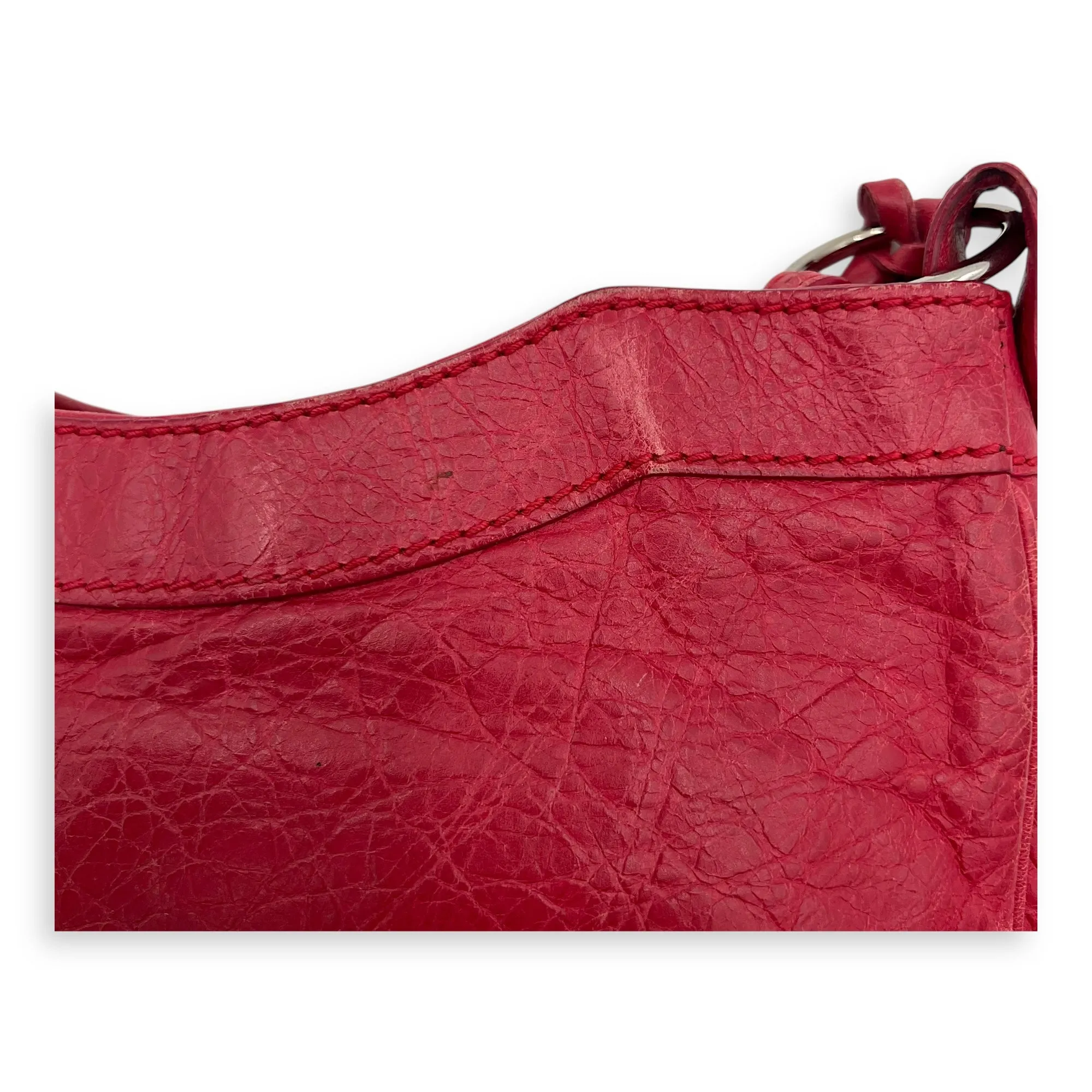 Hip Red Shoulder Bag in Distressed Leather, Silver hardware