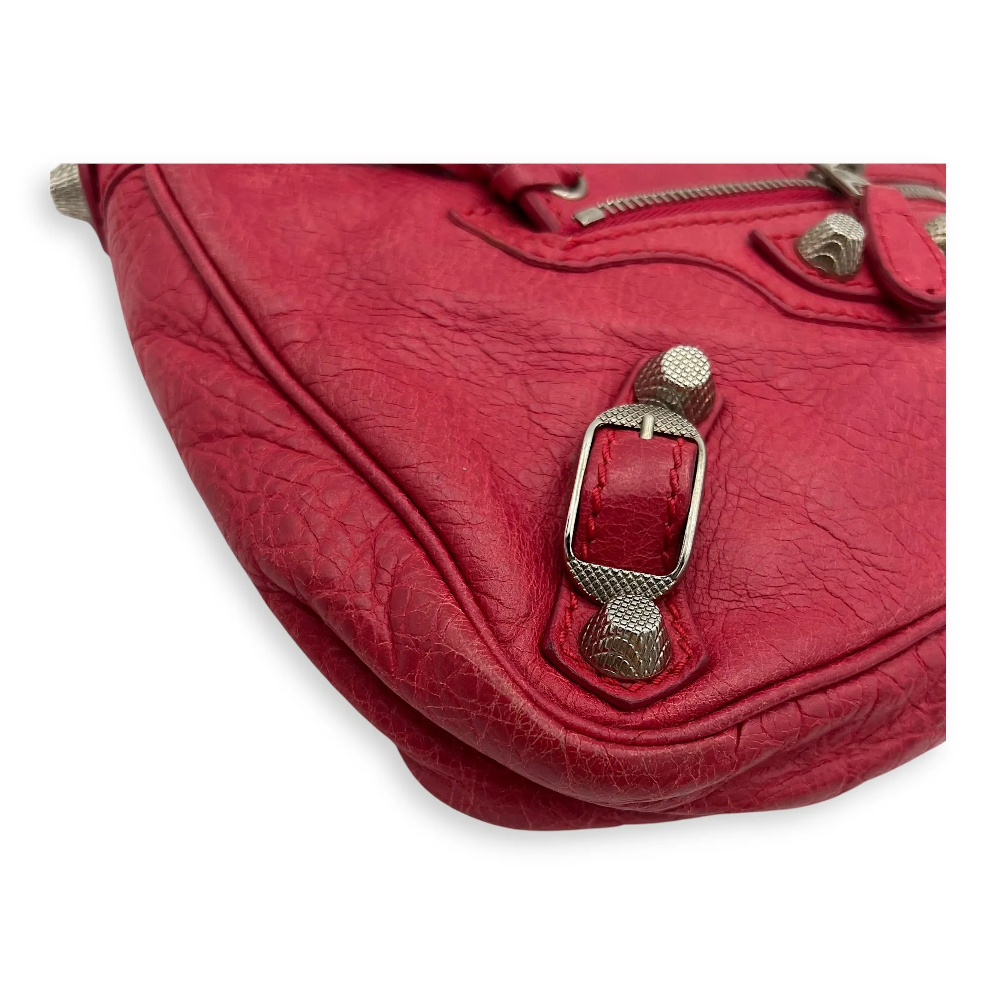 Hip Red Shoulder Bag in Distressed Leather, Silver hardware