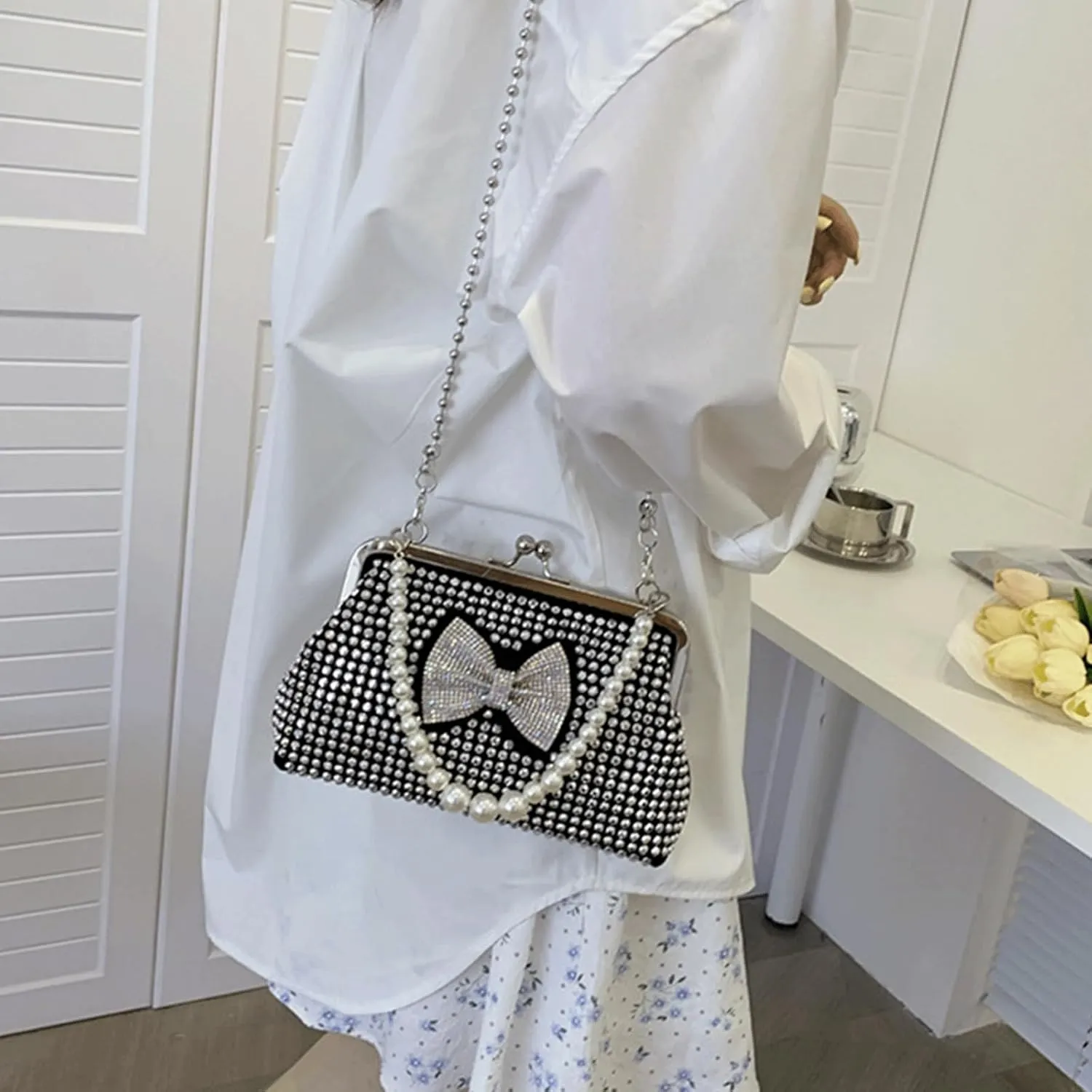 Kiss Lock Purse and Handbag for Women Rhinestone Crossbody Bag Bow Pearl Chain Handbags Kiss Clasp Tote Shoulder Bags