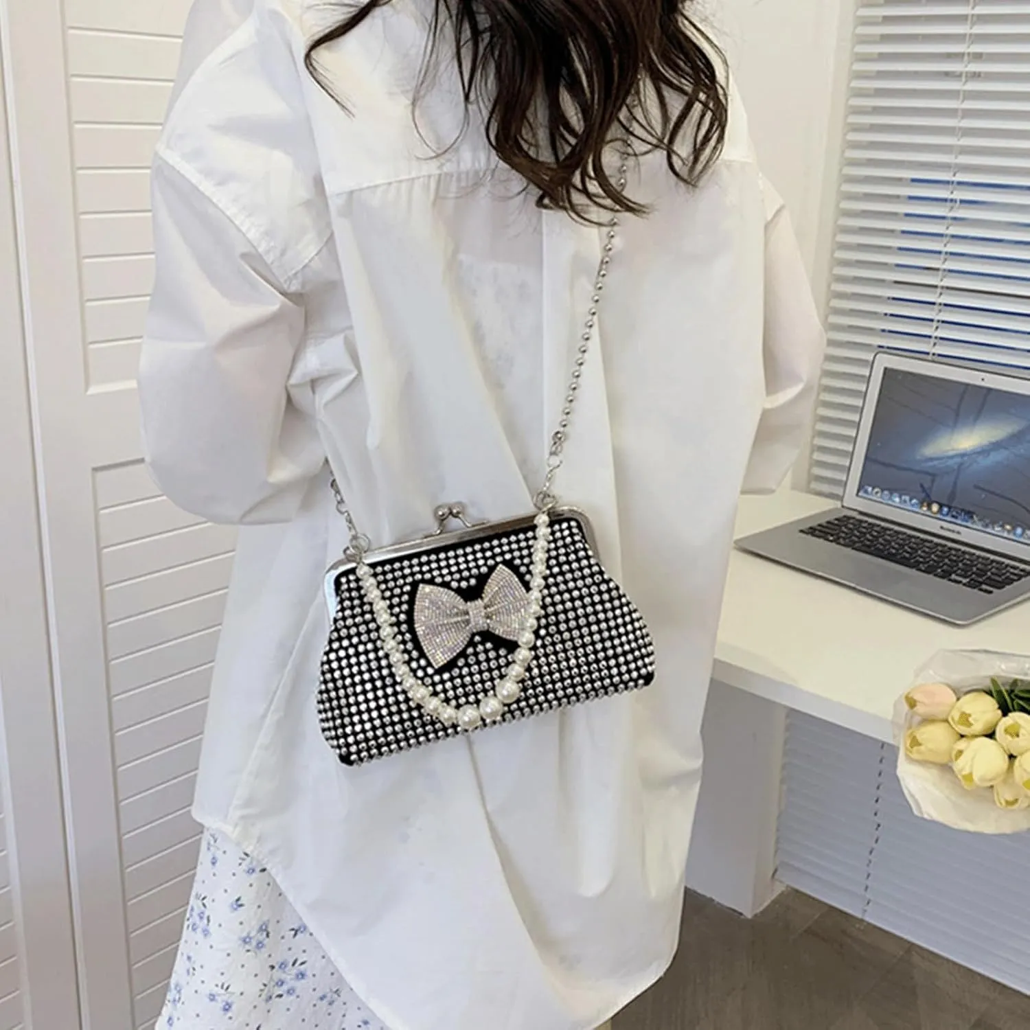 Kiss Lock Purse and Handbag for Women Rhinestone Crossbody Bag Bow Pearl Chain Handbags Kiss Clasp Tote Shoulder Bags