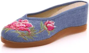 Ladies Embroidered Shoes Comfortable Flat Round Toe Shoes Loafers Chinese Canvas Shoes Slippers Cute