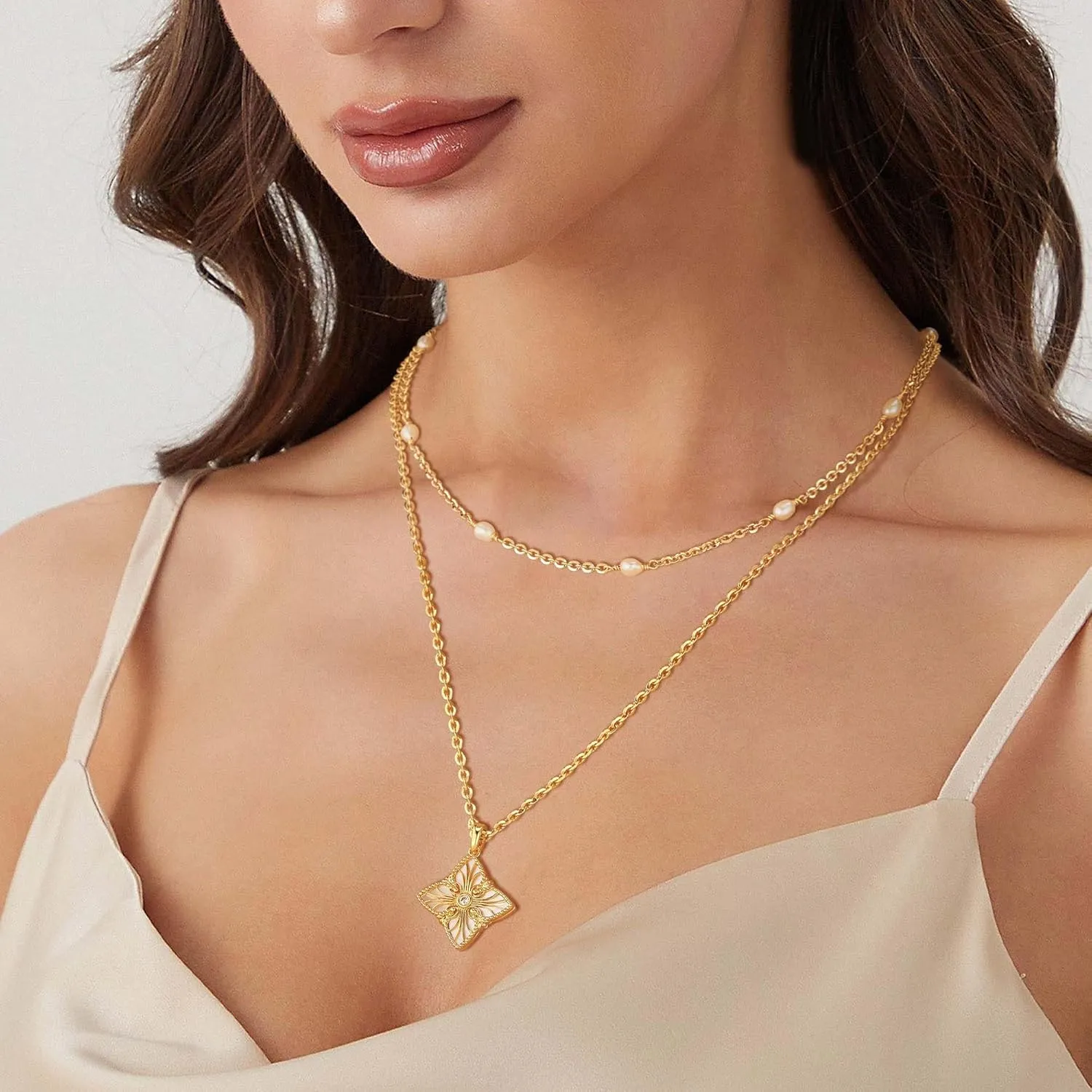 MTMY Clover Necklace for Women 14K Gold Plated Four Leaf Clover Pendant Necklace Thick Gold Double Sided Lucky Charm Jewelry