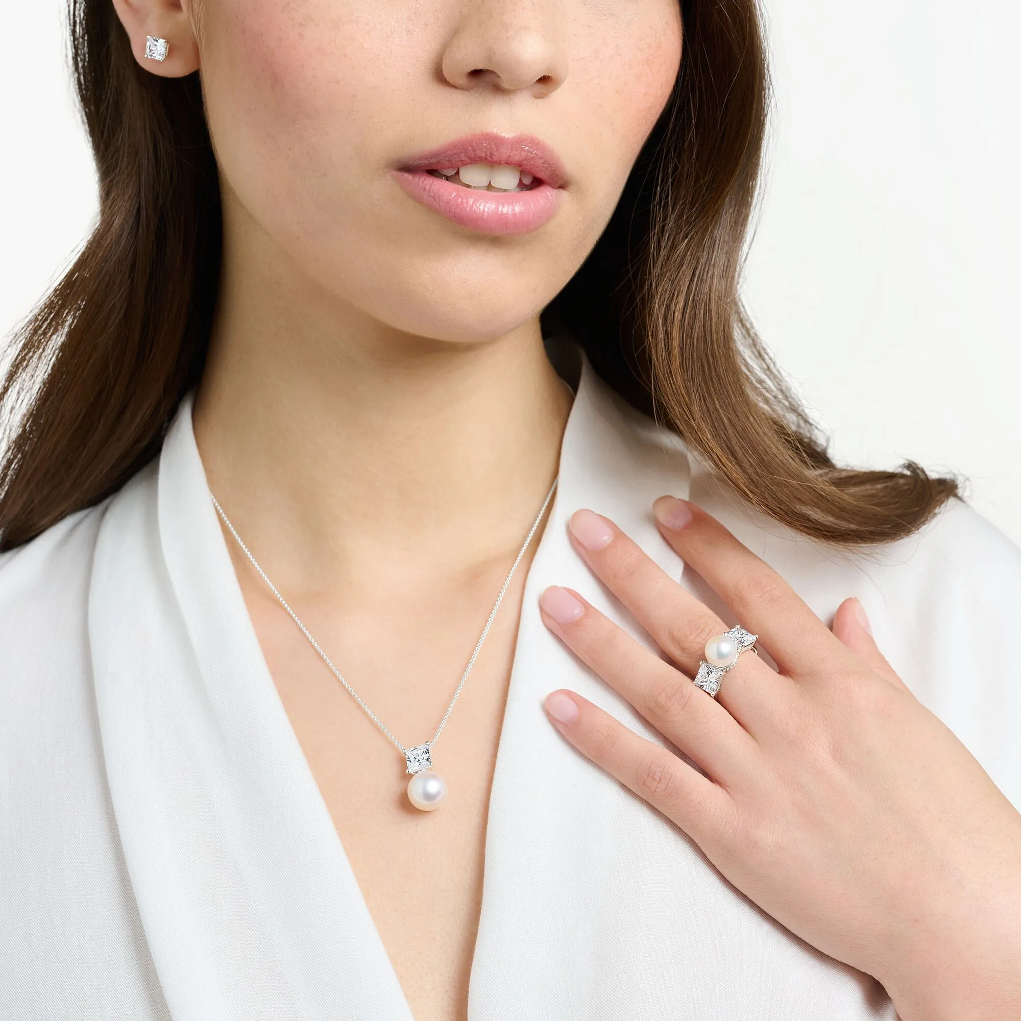 Necklace pearl with white stone silver