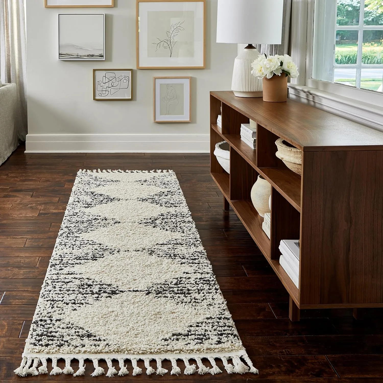 nuLOOM Bria Moroccan Shag Tasseled Area Rug - 2x12 Runner Shag Rug Modern/Contemporary Off-White/Charcoal Rugs for Living Room Bedroom Dining Room Nursery Entryway Hallway