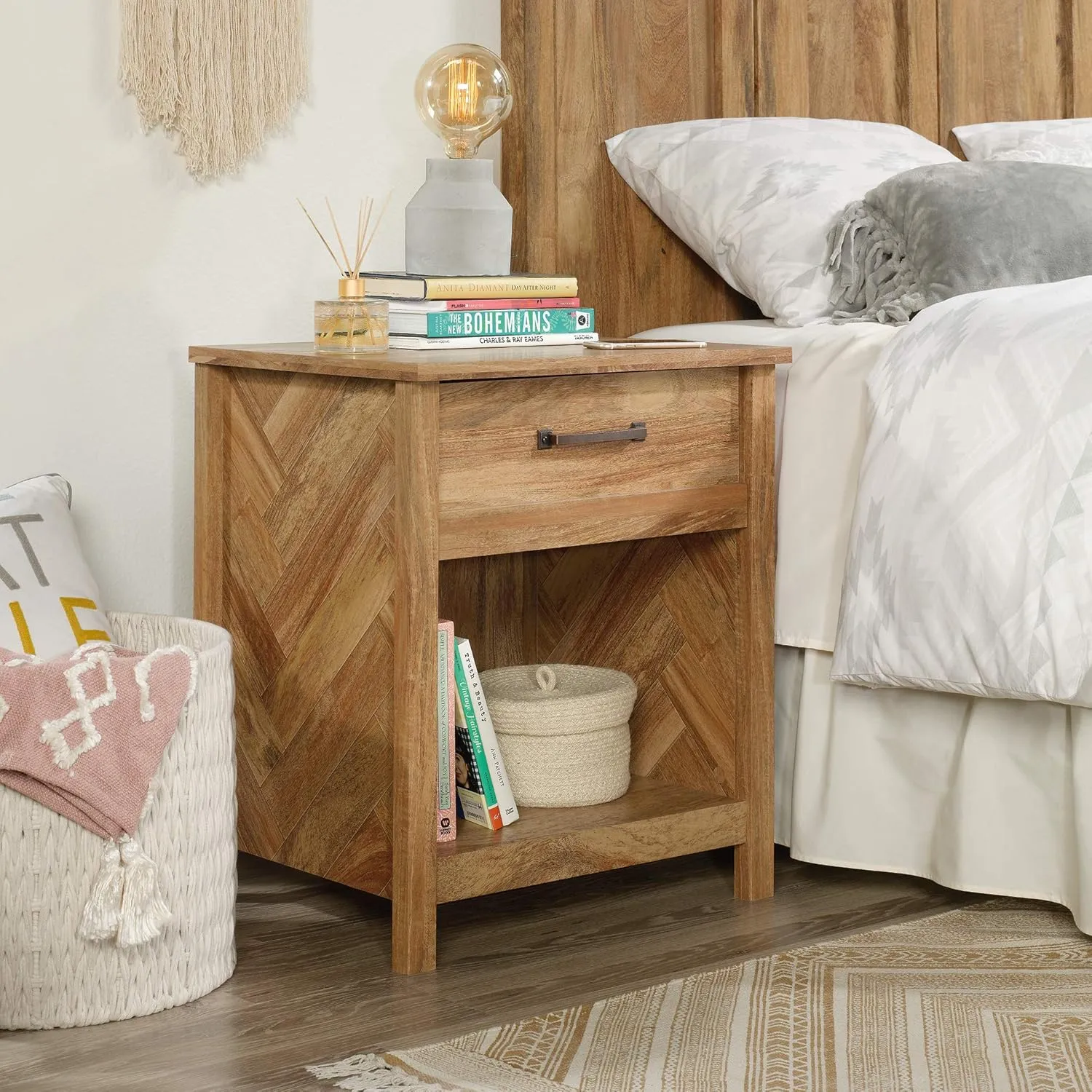 Sauder Cannery Bridge Night Stand with Spacious Drawer, Nightstand for Bedroom, Sindoori Mango Finish