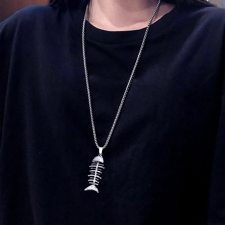 Silver Fishbone Fishbone Necklace With Diamonds Is Versatile And Simple