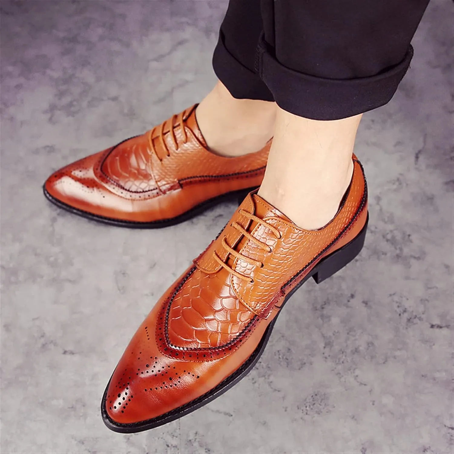 Single Season Dress Oxford Shoes for Men Lace Up Brogue Embossed Crocodile Embossed Leather Low Top Rubber Sole Slip Resistant Anti-Slip Block Heel Party Very Popular Among Young People
