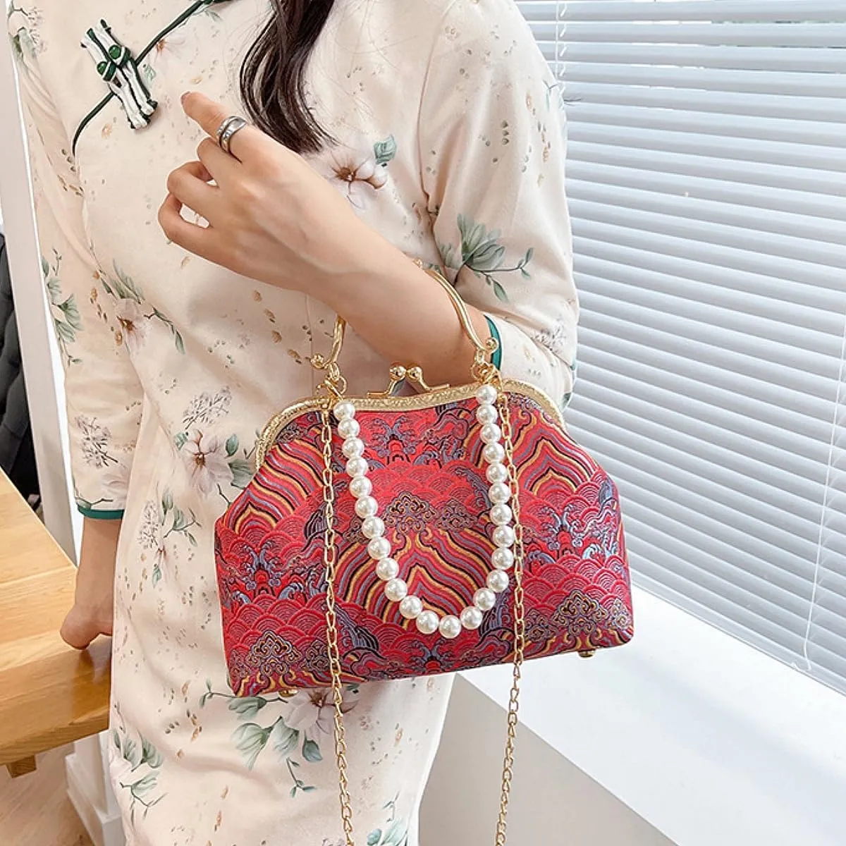 Vintage Chinese Lace Embroidery Pearl Crossbody Bag Evening Bag with Chain Strap for Women