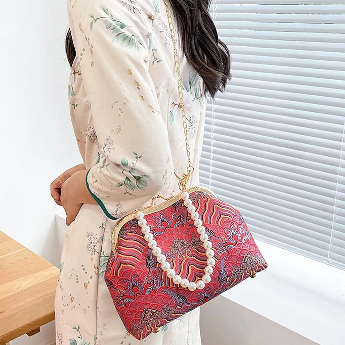 Vintage Chinese Lace Embroidery Pearl Crossbody Bag Evening Bag with Chain Strap for Women