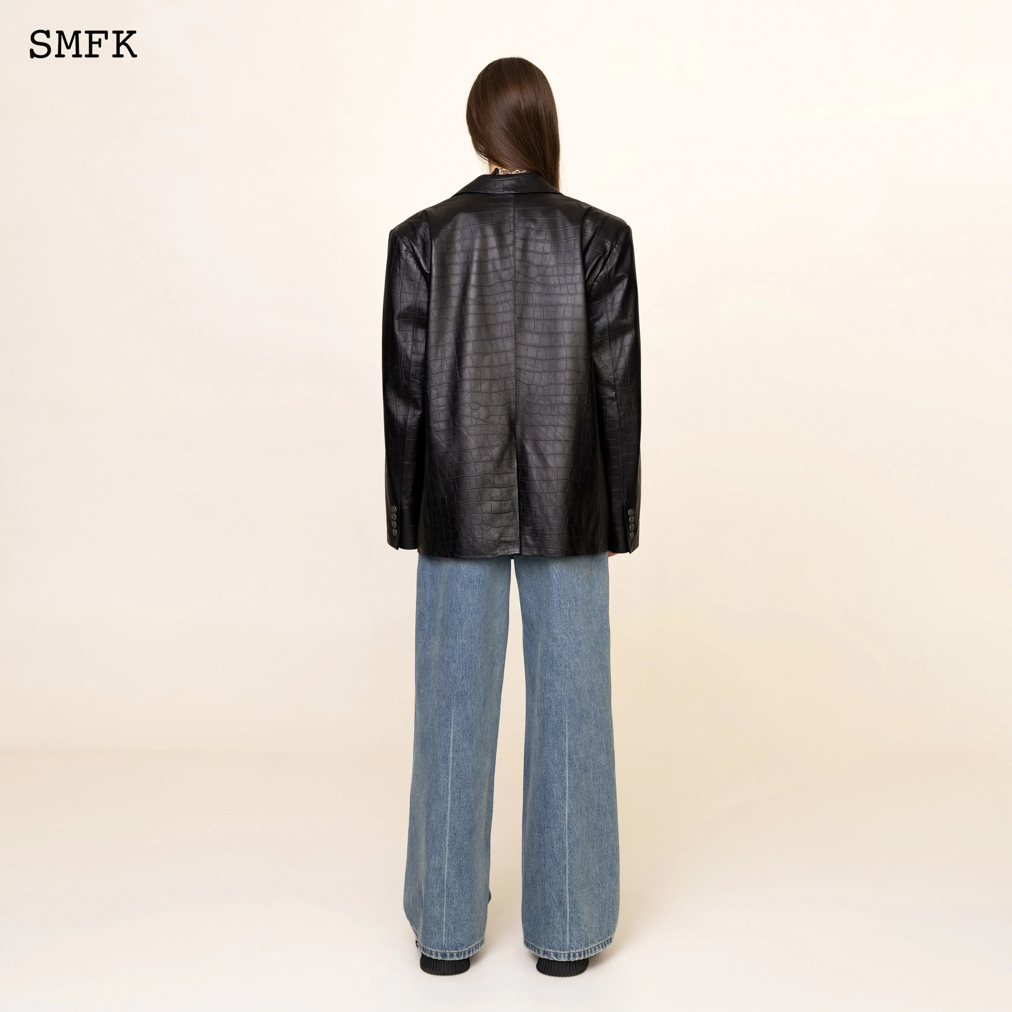 WildWorld Vintage Leather Black Crocodile Suit