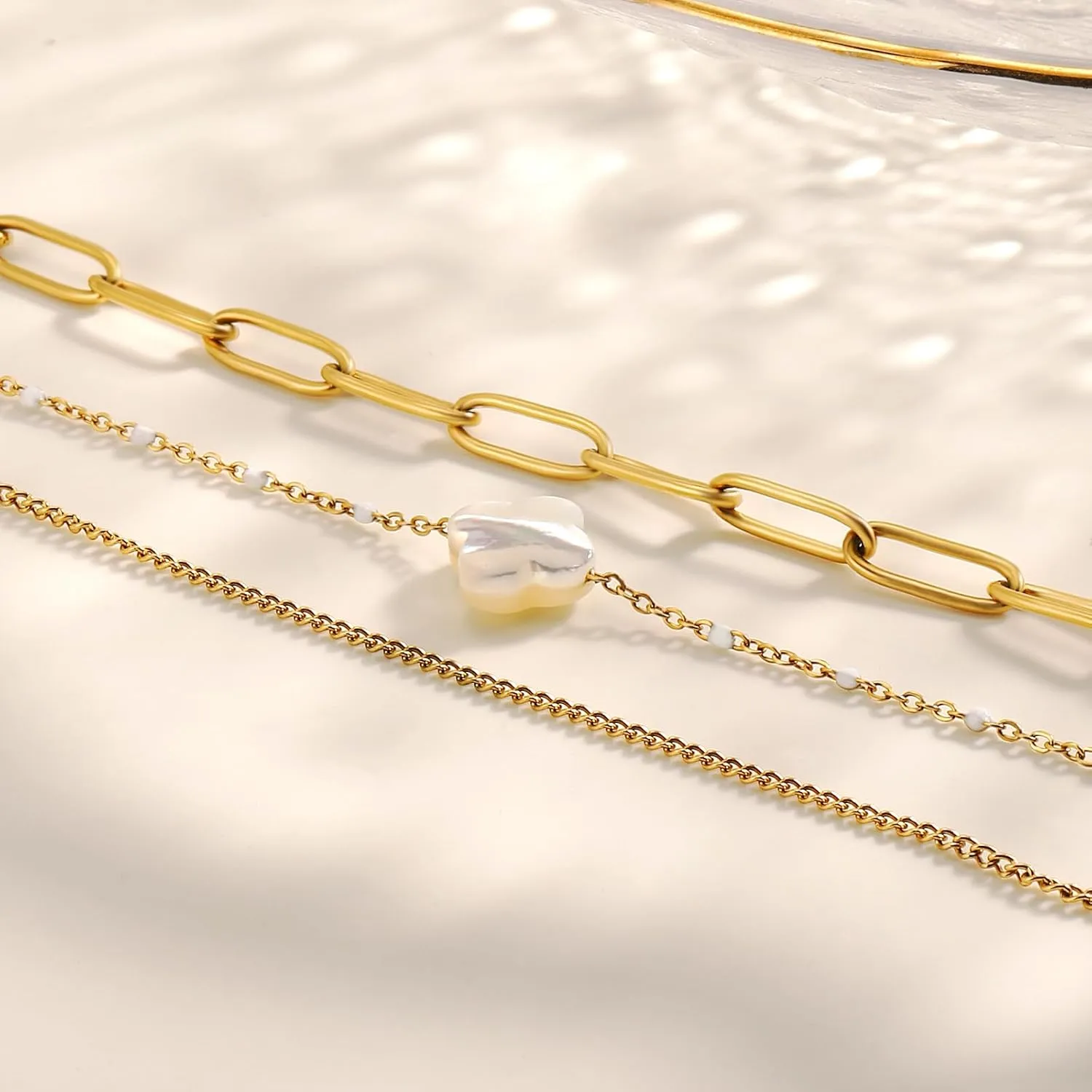 YADUDA Dainty Four Leaf Clover Bracelet for Women 18K Gold Plated Stainless Steel Lucky Clover Link Bracelets Wrist Jewelry for Women