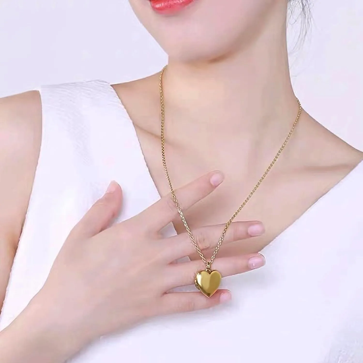 YOUFENG Love Heart Locket Necklace that Holds Pictures Polished Lockets Necklaces Birthday Gifts